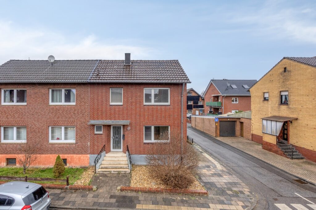 Hier entstehen neue Wohnträume – Doppelhaushälfte in Berrendorf!